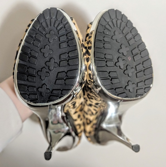 Rad Betsey Johnson Leopard Peep Toe Stilettos New! - Picture 5 of 6